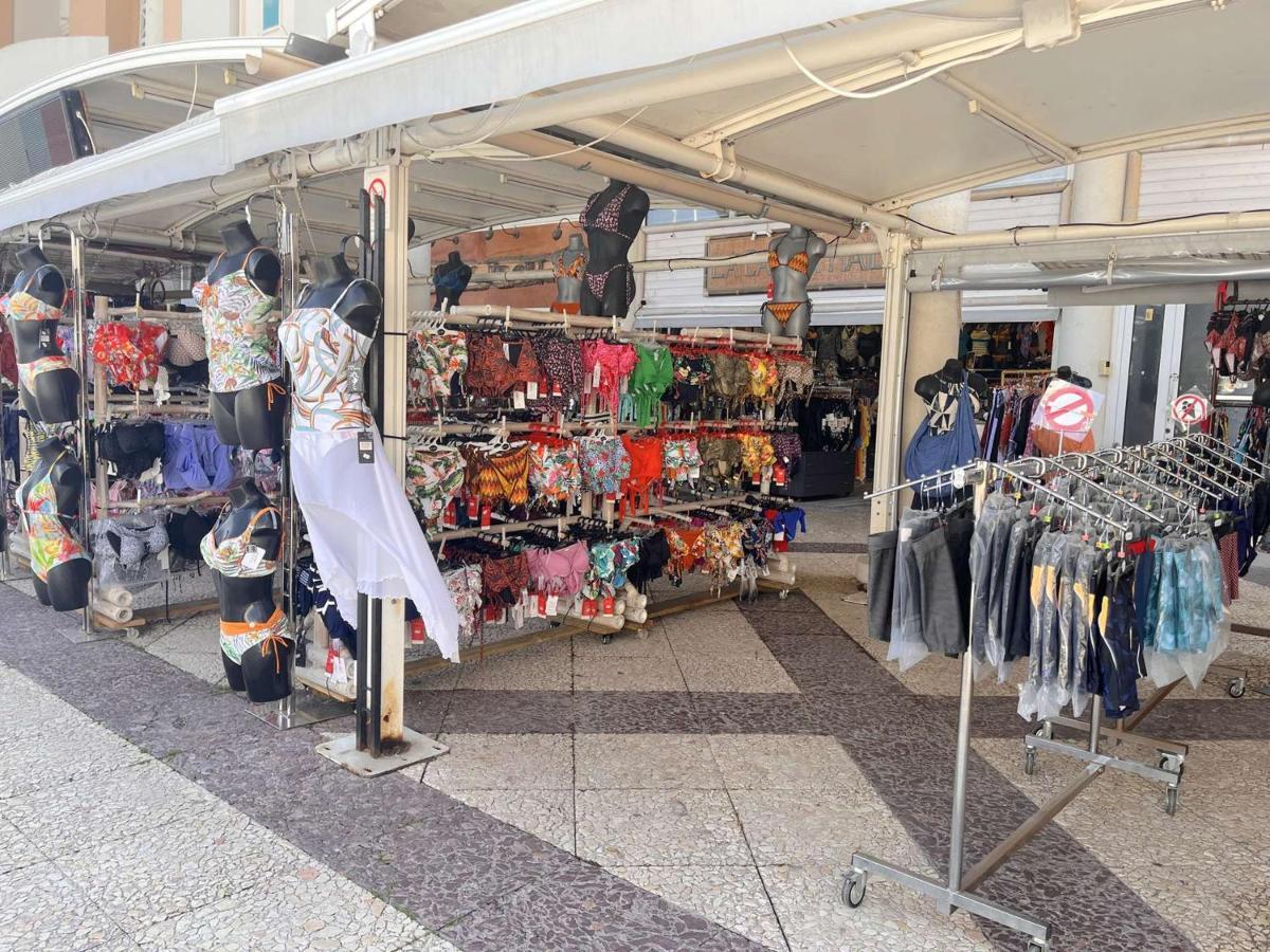 Studio Cabine A 200M De Port Frejus, Plage, Commerces, Terrasse, 4 Couchages, Menage Inclus - Fr-1-226A-31 Kültér fotó